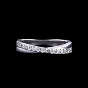 Round Cut Diamond Crossover Sleek Modern Design Band
