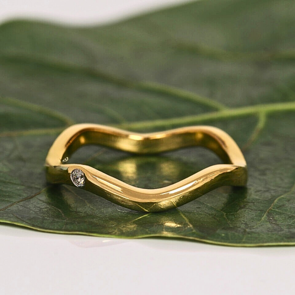 Round Cut Lab Grown Diamond Wave Curved Ring