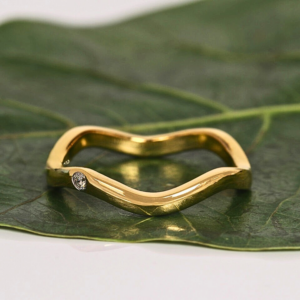 Round Cut Lab Grown Diamond Wave Curved Ring