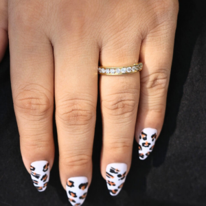 Round Shape Lab Grown Diamond Chevron Ring